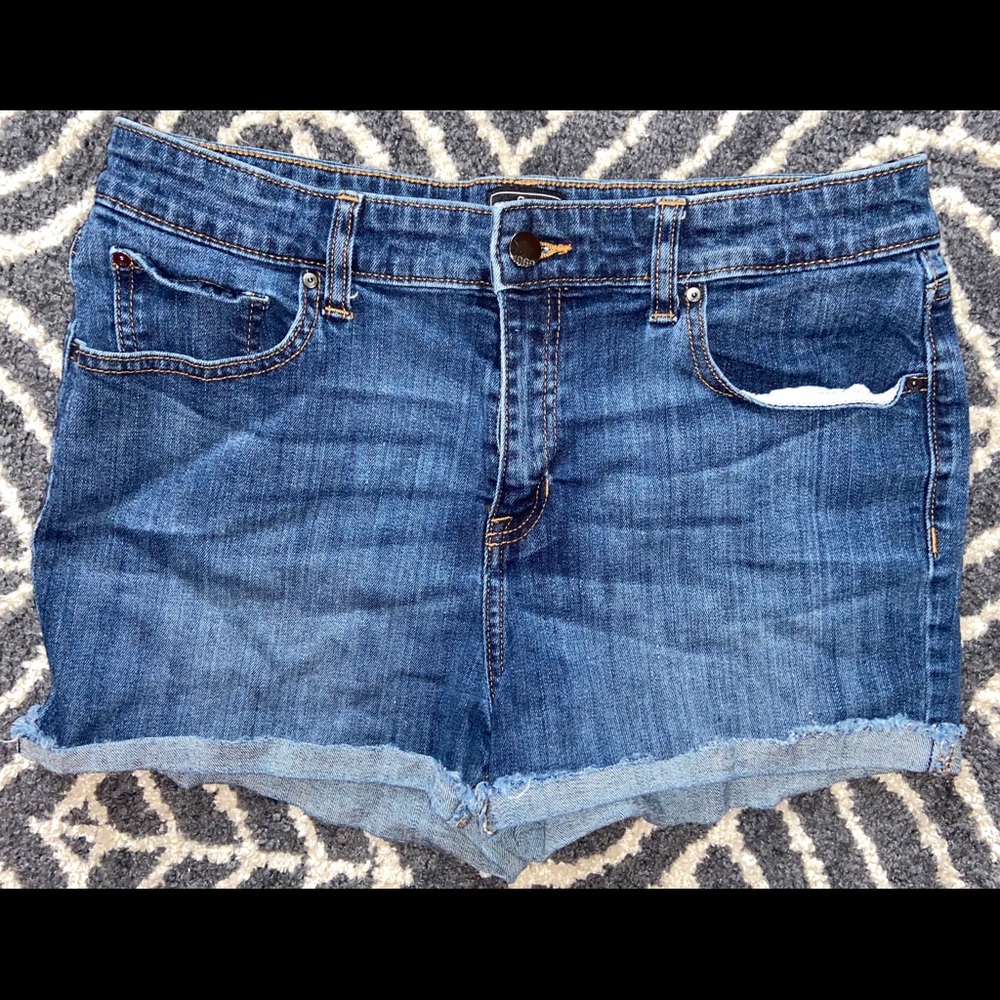 GAP shorts